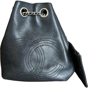 💎✨BEAUTIFUL✨💎Authentic CHANEL CC Bucket Bag Black